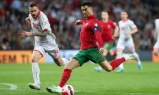 B体育课程-欧洲足球赛事中一场惊艳对强