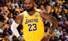 B体育投注-湖人惨败骑士，詹姆斯独得31分