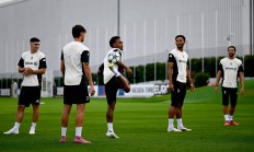 B体育亚洲官网-尤文图斯签下新疆年轻球员，引发意甲球迷热议