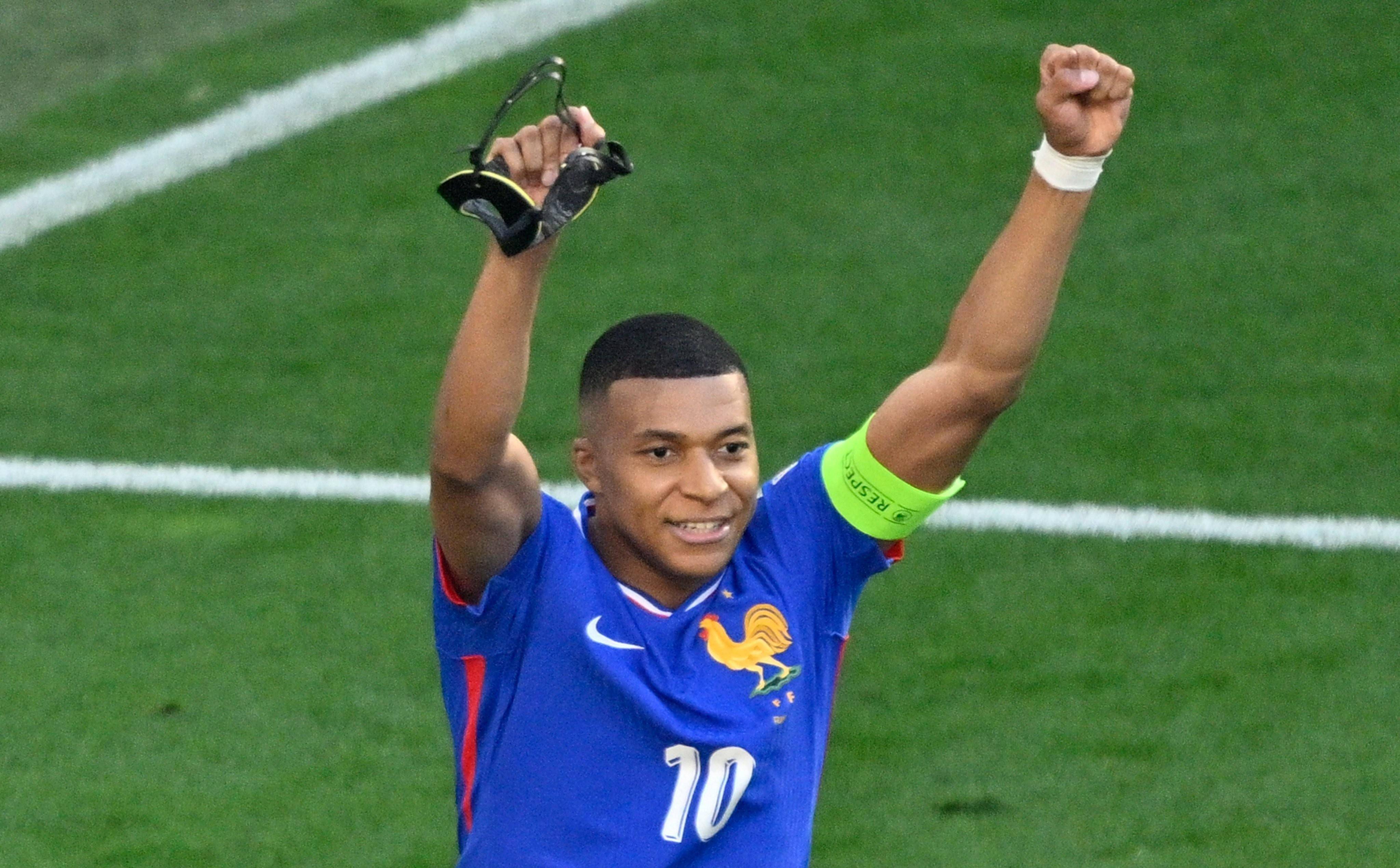 包含荷兰力克奥地利，锁定小组头名出线的词条