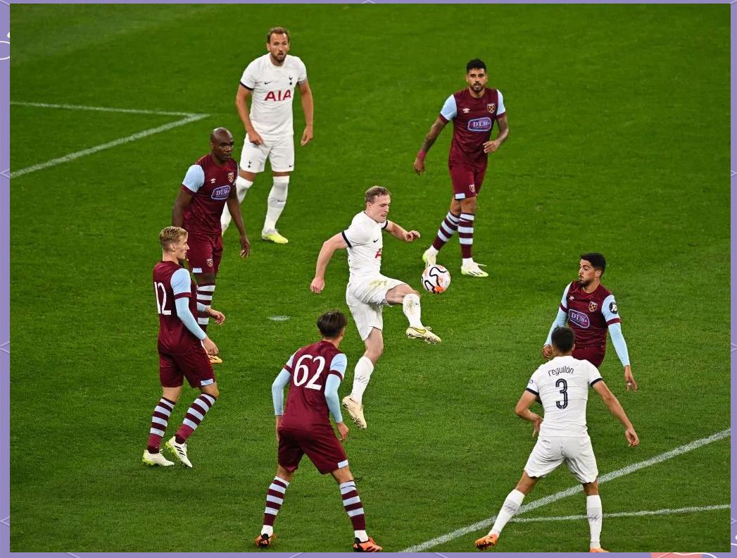 精彩瞬间回顾，球员关键时刻力挺队友取胜