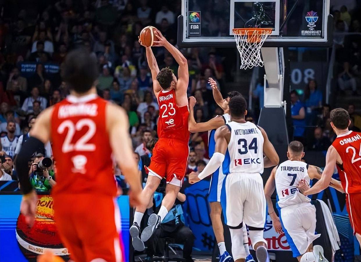 包含欧锦赛资格赛带来激动人心的对决,球队拼搏不懈的词条 包含欧锦赛资格赛带来激动人心的对决,球队拼搏不懈的词条