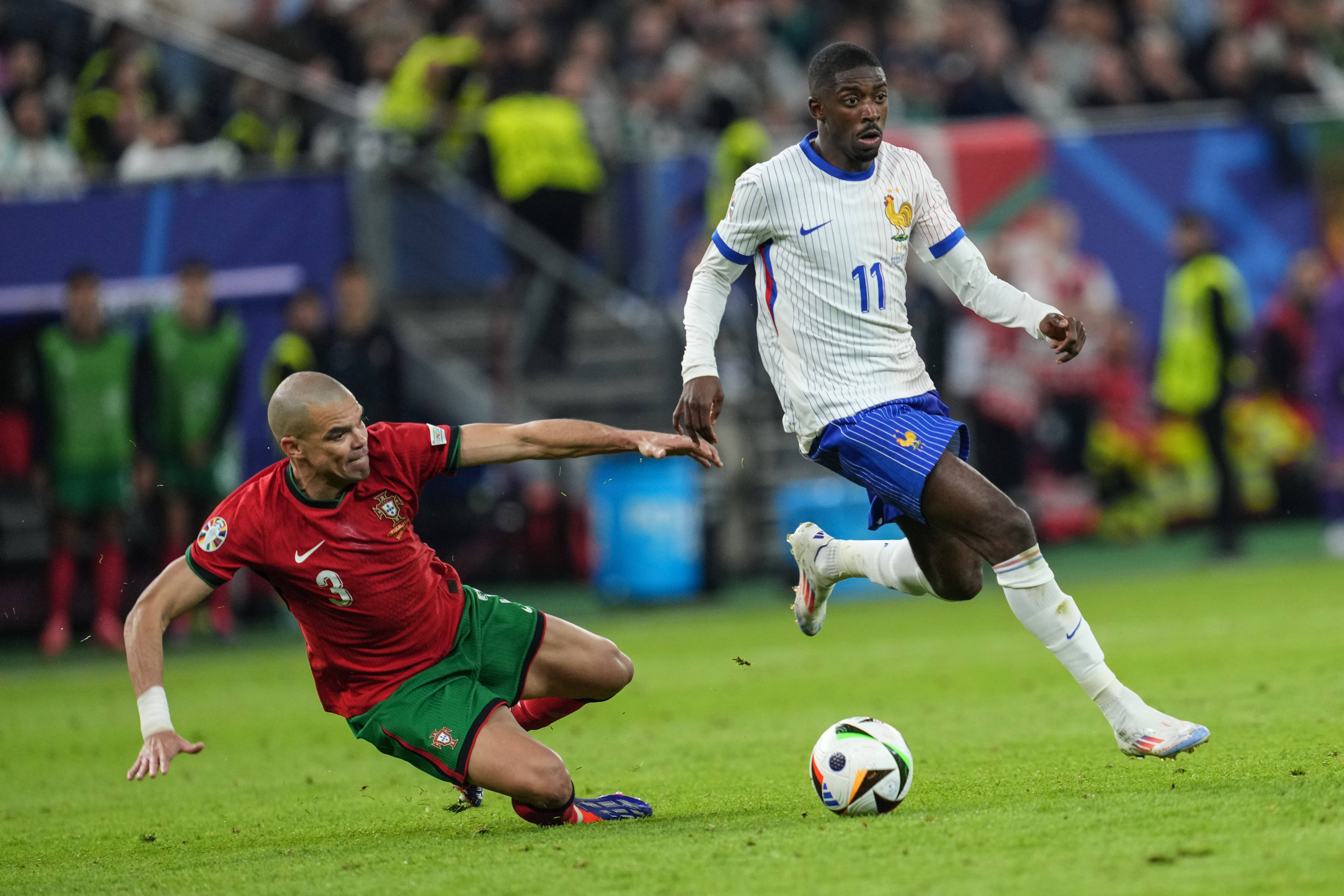 包含欧锦赛资格赛带来激动人心的对决,球队拼搏不懈的词条 包含欧锦赛资格赛带来激动人心的对决,球队拼搏不懈的词条