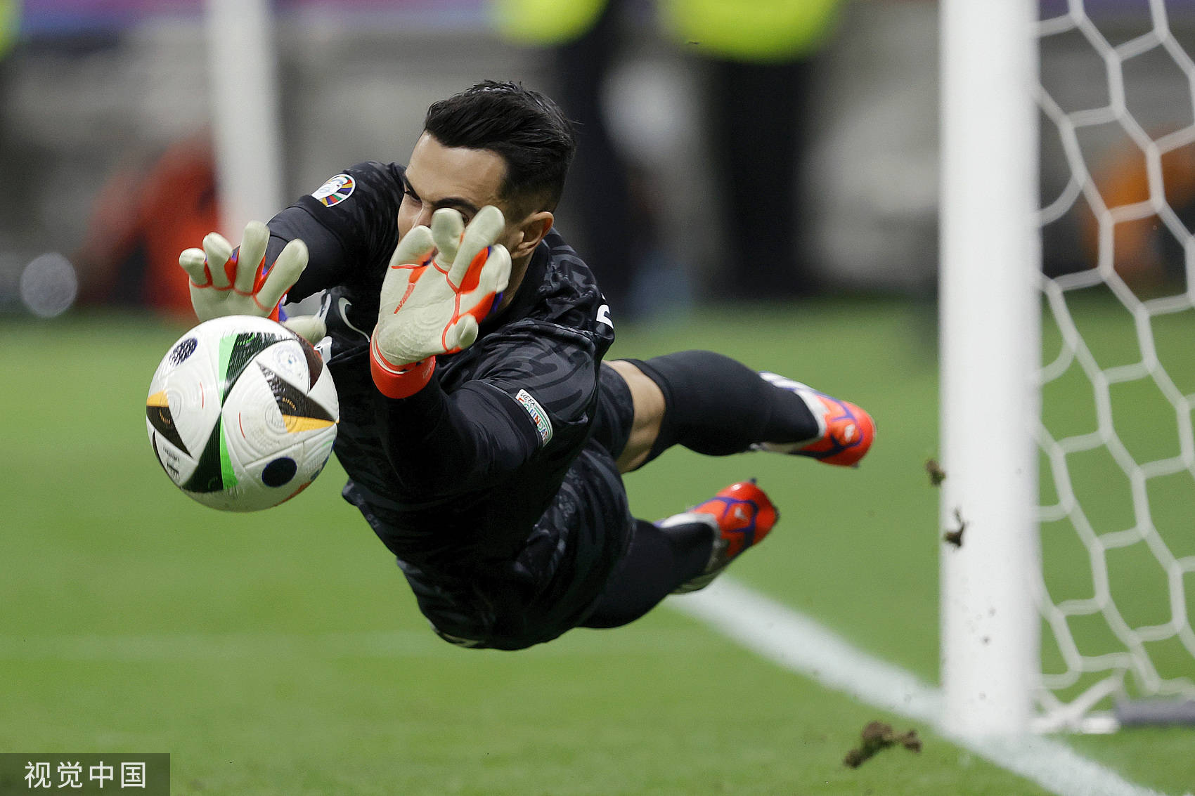 包含神扑!门将关键时刻救球,带领球队晋级的词条 包含神扑!门将关键时刻救球,带领球队晋级的词条