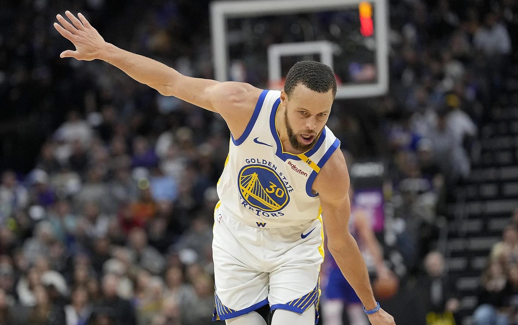 勇士主帅感慨库里领衔的狂犬军团:永远是对手的噩梦 勇士主帅感慨库里领衔的狂犬军团:永远是对手的噩梦