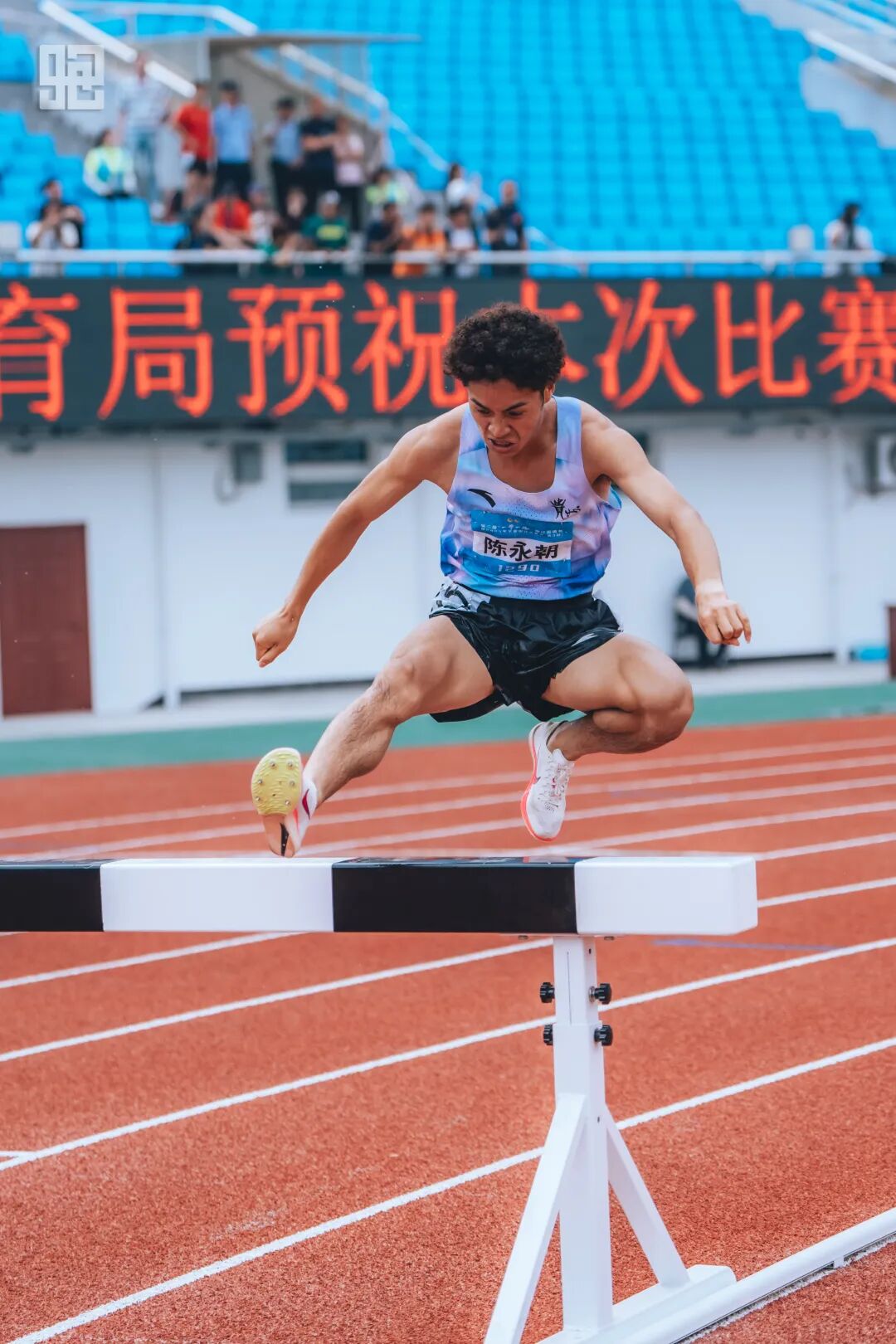 亚洲运动健儿顽强拼搏，豪情万丈！