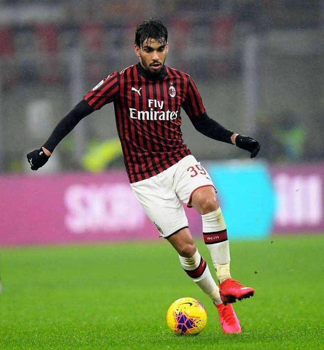 AC米兰传奇后防卢卡雷利退役,球迷感怀:曼城冠军难忘 AC米兰传奇后防卢卡雷利退役,球迷感怀:曼城冠军难忘