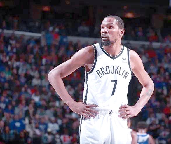 篮网胜热火，重返榜首